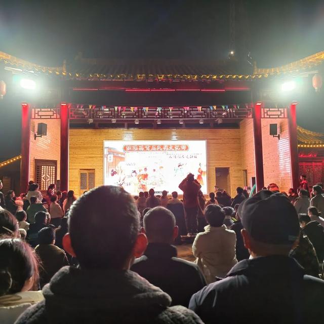 泌阳和园灯火璀璨，正月十五前都能玩