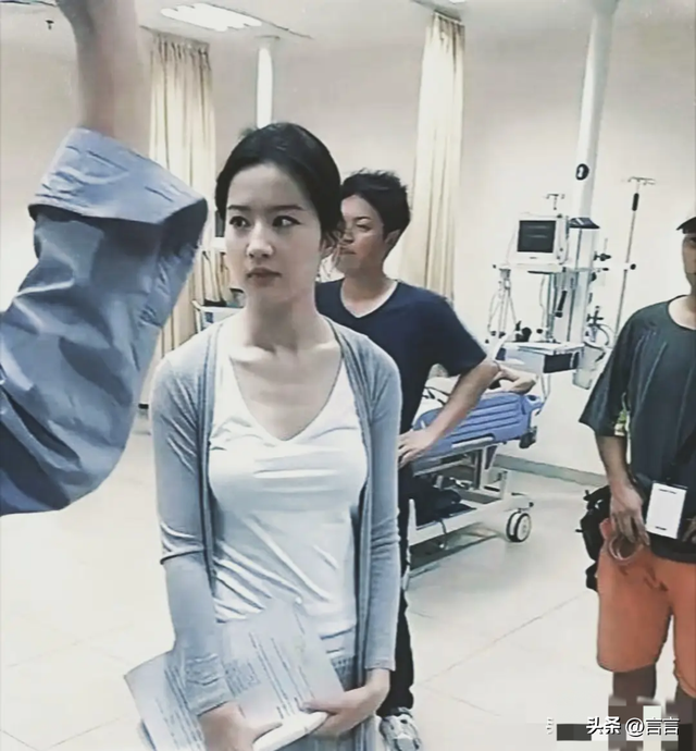 我的天 刘亦菲真人居然长这样 素颜直接让我看傻了