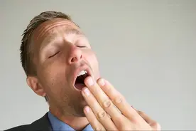 半夜经常口干舌燥？别以为就是“上火”，可能是这4种病来找你了图片