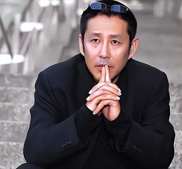 明明演技一般，却被捧成“老戏骨”，这12位演员终于现出原型了？