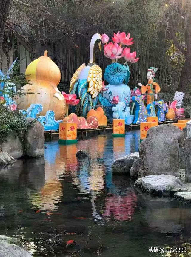 新华社原军事记者陶俊峰泉城美拍——筹备中的迎春花灯