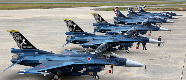 “平成零战”日本F-2战斗机，为何说是“爹不疼，娘不爱”？