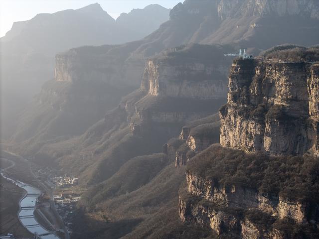 画布上的石头村：在高家台，看见被艺术点亮的太行山魂