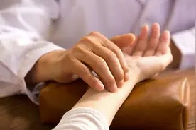 百病从寒起：肝寒抽筋，脾寒腹泻，肾寒没想法，分享一招暖全身！图片