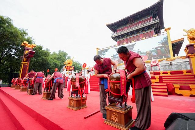 敬天爱人承古韵 守正立新启新程—2025 汾酒封藏大典在杏花村盛大举行，致敬巴拿马夺金110周年
