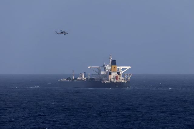 美媒：180 万桶中国买的原油，公海上说扣就扣	，特朗普到底想干嘛?