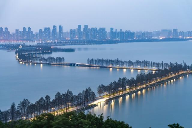 武汉国庆中秋双节推潮游、乐游、夜游、惠游系列，成旅游热门城市