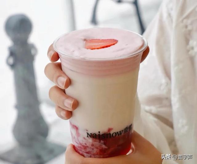 一颗草莓搅动千亿市场！奈雪销量暴涨410%，行业竞争玩出新花样