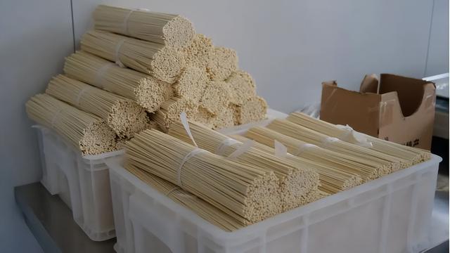 五一走进两当，追寻红色记忆