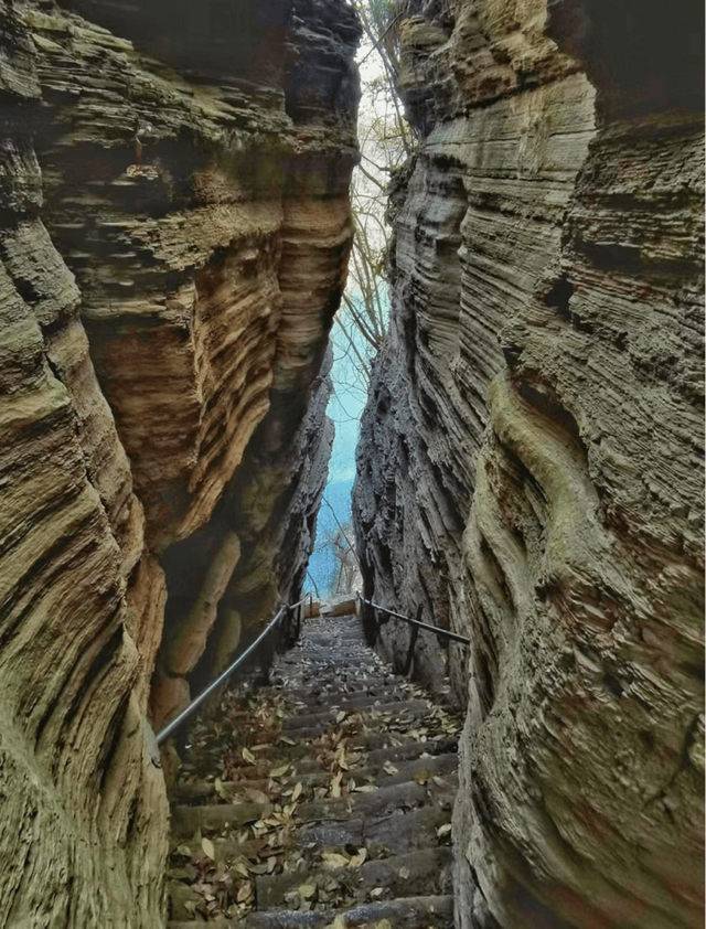 躲开镇山村的烟火，我在一水之隔的李村，找到冬日最深的宁静！