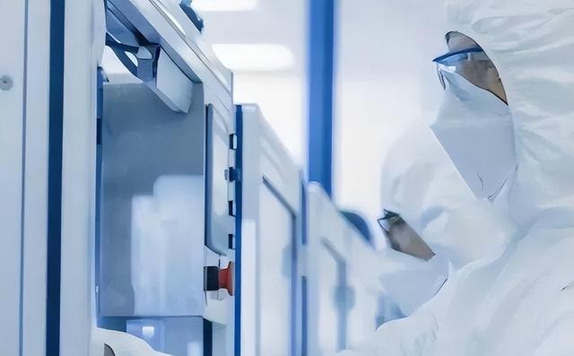 不装了！荷兰就光刻机对中国亮明态度 日媒：我们“上当”了