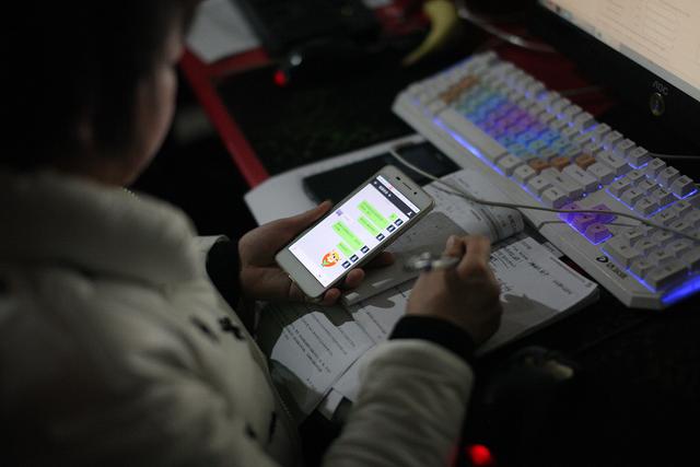 每天少刷14分钟！社交平台降温，AI是祸根还是有其他原因？