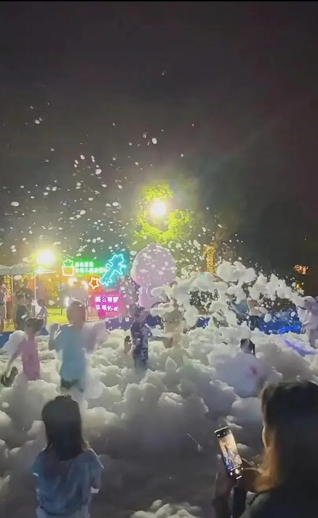 汉川天屿湖“粉红夏日”狂欢季 国潮凤凰秀震撼夜空