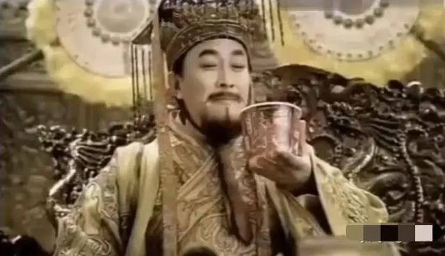 唐国强担心的事发生了！同现身观礼阅兵，却遭评论痛批不如刘劲？