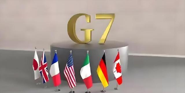 马克龙飞抵北京,登机前日方突提要求,中方对高市亮出“红线”