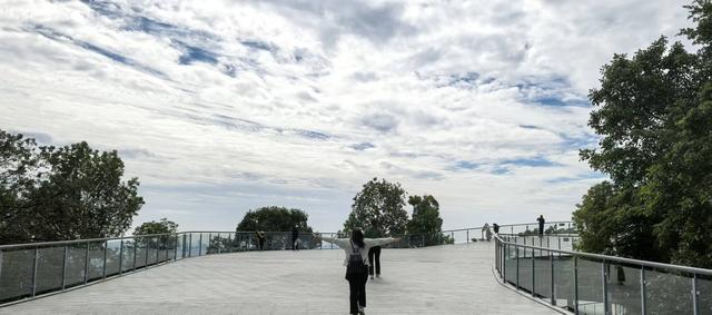 天啊，白云难爬吗？