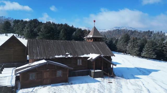 雪落江源！长白山下的水墨烟火夜