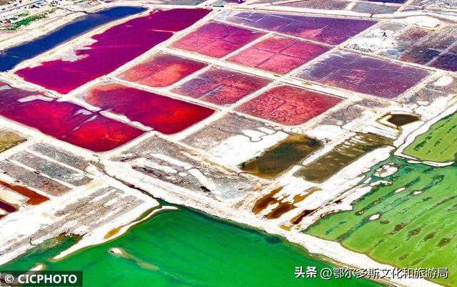 新华社丨鄂尔多斯：芒乃淖尔盐湖景色迷人
