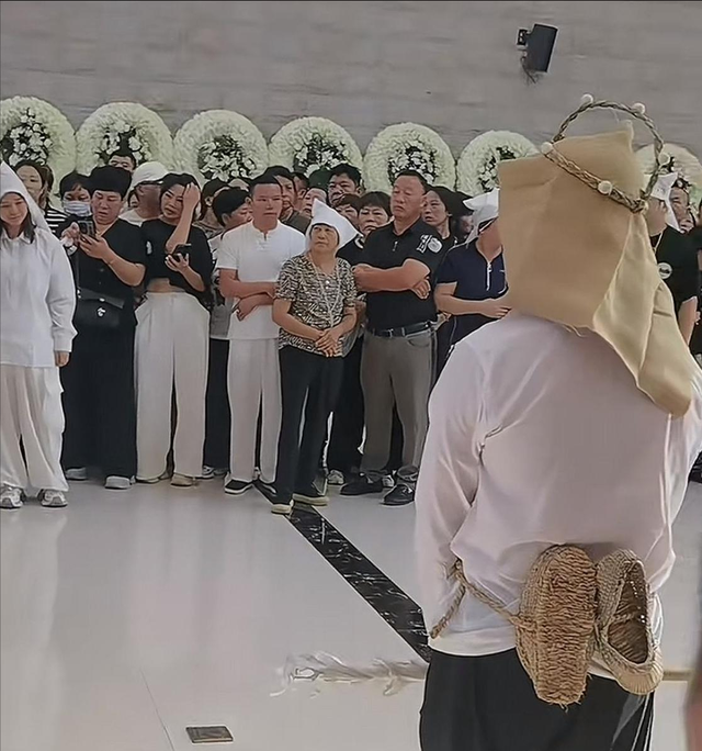 又一位明星抗癌失败！走上朱媛媛后路，迈巴赫送行，打百万抗癌针