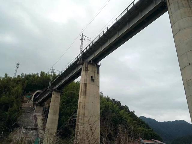 端阳喜伴小溪河，独有诗心迷远足——徒步小溪河散记（一）