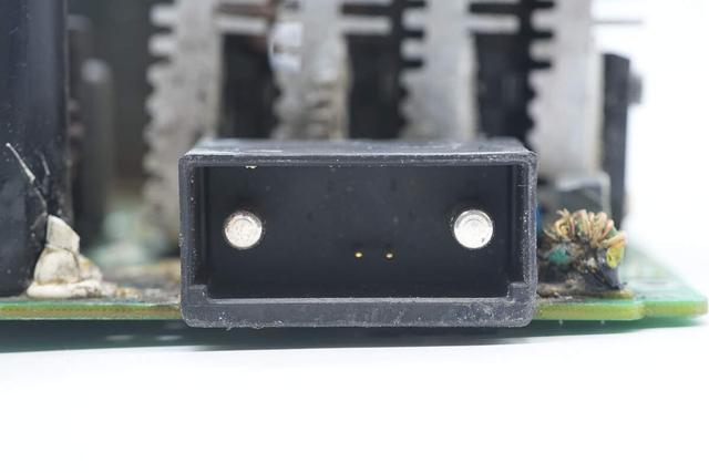 重达18斤的大块头，内部全是灰，麦格米特15kW充电模块拆解
