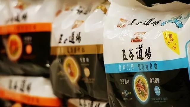 方便面巨头栽了！3年把公司从年销20亿干倒闭，凭野心搞垮自己