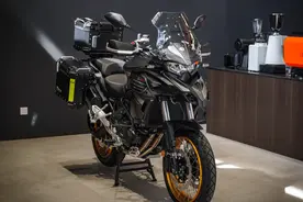 钱江旗下，贝纳利TRK 552X悄悄升级了！有哪些具体改变？图片