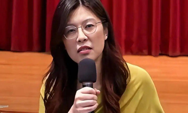 郑丽文先发出邀请	，国台办明确回应，关键时刻解放军轰6K抵台周边