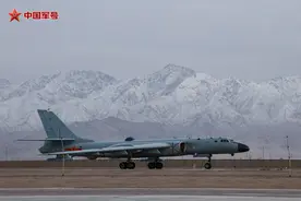 高原驻训，战机与雪山同框高清大图来啦！图片