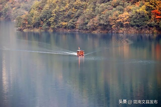 天池「初妆」，素颜静好