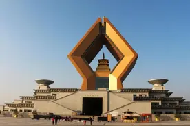 中国这些著名寺庙你都去过几个？人气超高的寺庙竟个个收入上亿！图片