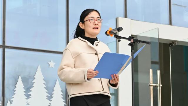 国旗下演讲 | 用心前行，戒骄戒躁