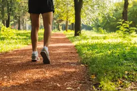 大腿筋疼走路疼痛难忍怎么办？能吃什么药缓解？图片