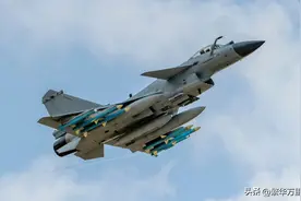 歼10系列战机，综合挂载，明显不足，到底有多大的问题？图片