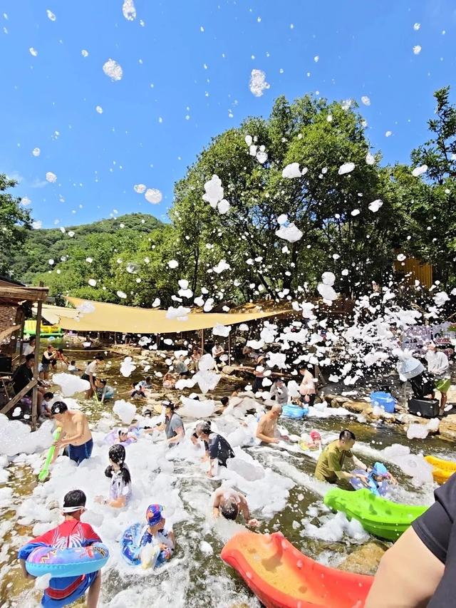 带娃冲！武汉亲子溯溪天花板！嬉水狂欢过夏天！