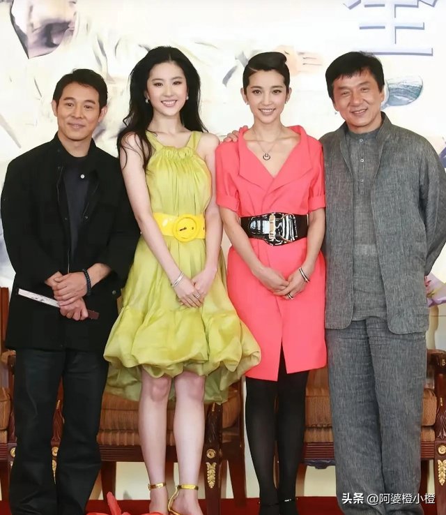 不合影不知道，一合影全露馅！原来这些明星都是潜藏的“小土豆”
