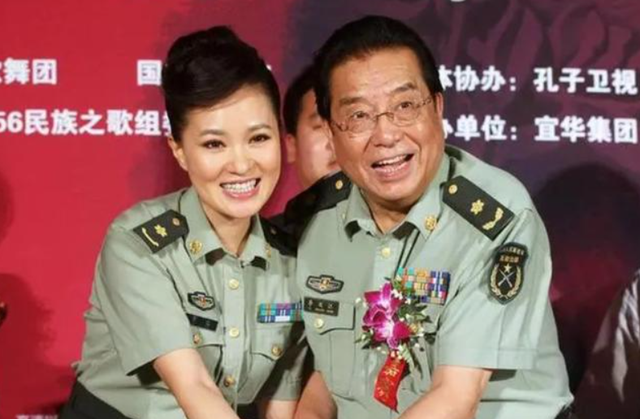 钱再多有什么用？87岁李双江一家4口的现状，给所有男人提了个醒