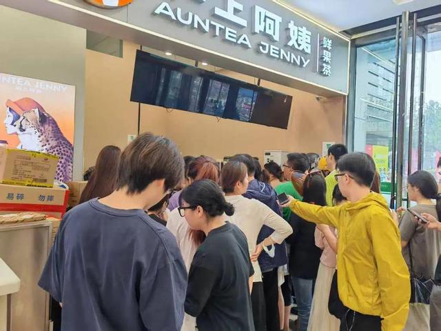 外卖大战烧掉250亿：淘宝闪购猛攻，美团被打疼了！