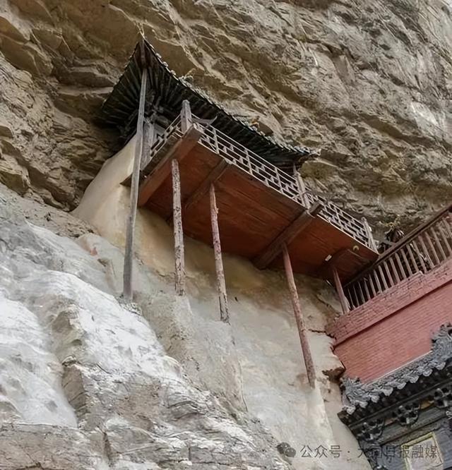 经历40余次地震不倒的悬空寺，表面支撑的立柱竟然是个“骗局”