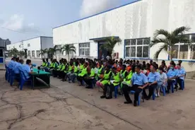 开会该说什么话？陈奕迅该向胡振兴学学！图片