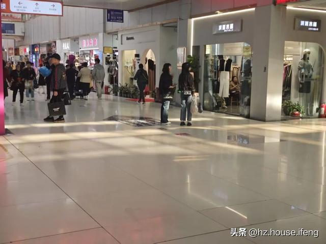 开了28年的钱江小商品市场全是围挡，这是要?