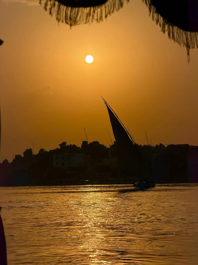 赴一场尼罗河的约会，把黄昏藏进朋友圈