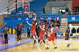 激情飞扬 逐梦赛场——秦岭传奇二O二四洲俱杯四国职业篮球冠军赛精彩掠影图片