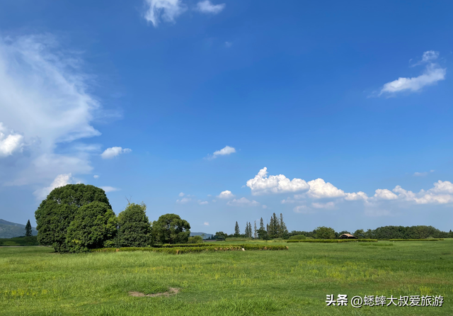 来杭州古城秋日周末发呆吧，这里可去班味撒欢儿，遛娃观鹿寻古！
