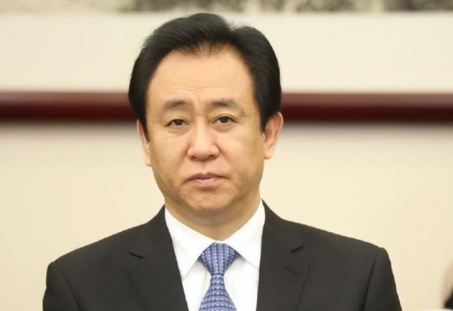 被曝藏身美国4个月	，恒大前总裁再迎坏消息，许家印最后希望破灭