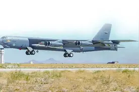 局势升级，美军在关岛大动作！B-52挂实弹，想饱和打击我沿海地区图片