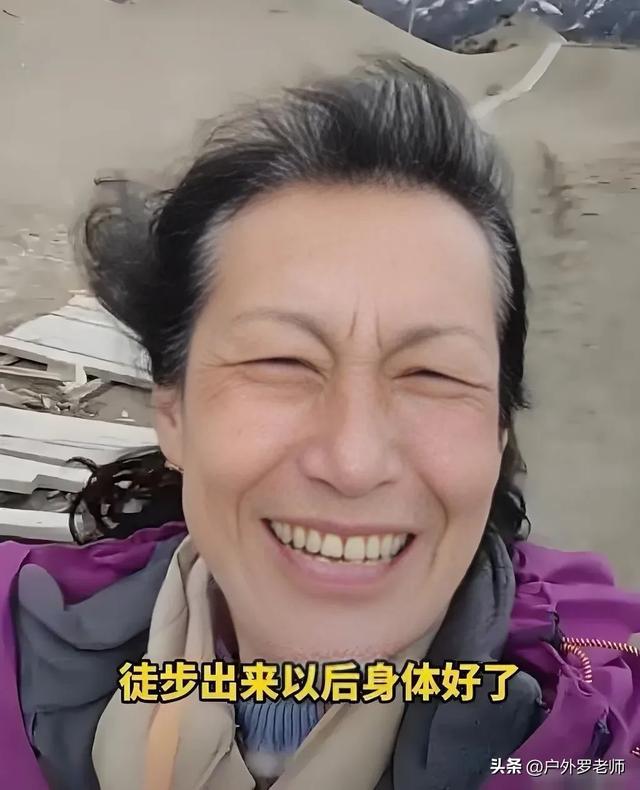 65岁丧夫白头抑郁，1500天自驾14万公里，她凭啥被喊“少年姐”？