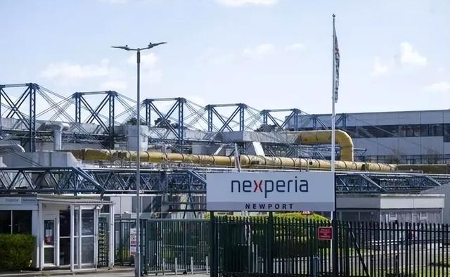 荷兰巨头断供中企晶圆，中国甩出10亿账单反杀！国家这次绝不退让