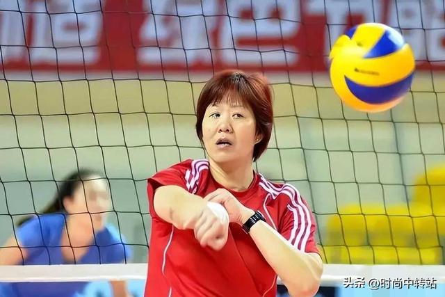 从“铁榔头”到“整容狂魔”，64岁郎平大变样，差点都认不出来！