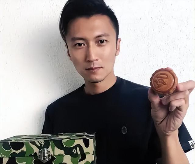 王菲也没想到，自己的现任男友谢霆锋，竟走上了和李亚鹏一样的路